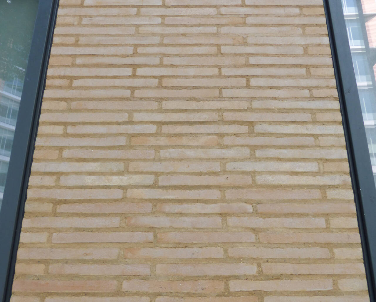 M.1.104 | Linear Brick
