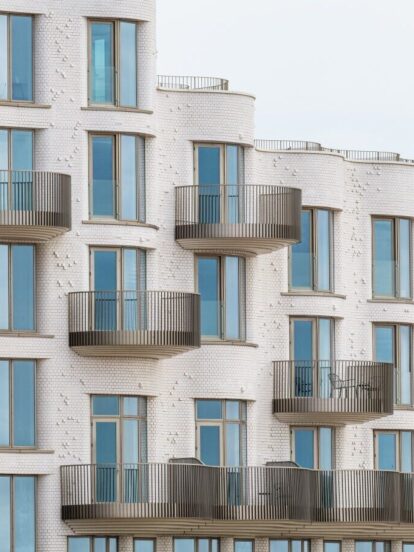 CD8 4136 HR Large 2025 11 03 092814 lbls