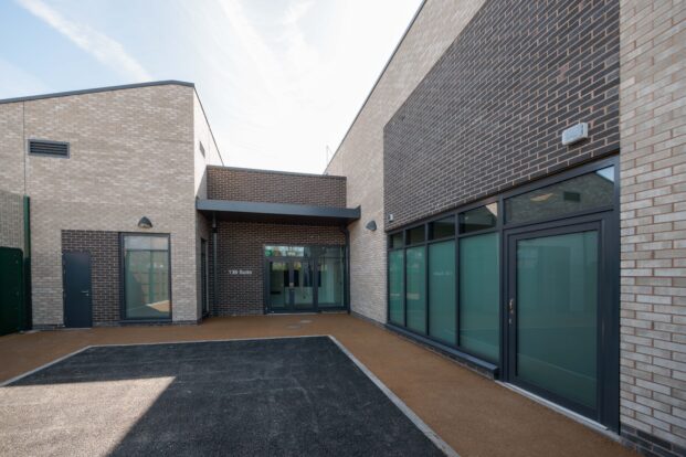 0086 136 suite st georges hospital stafford