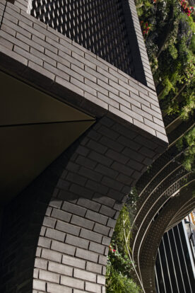 Prefabricated brick slip corner