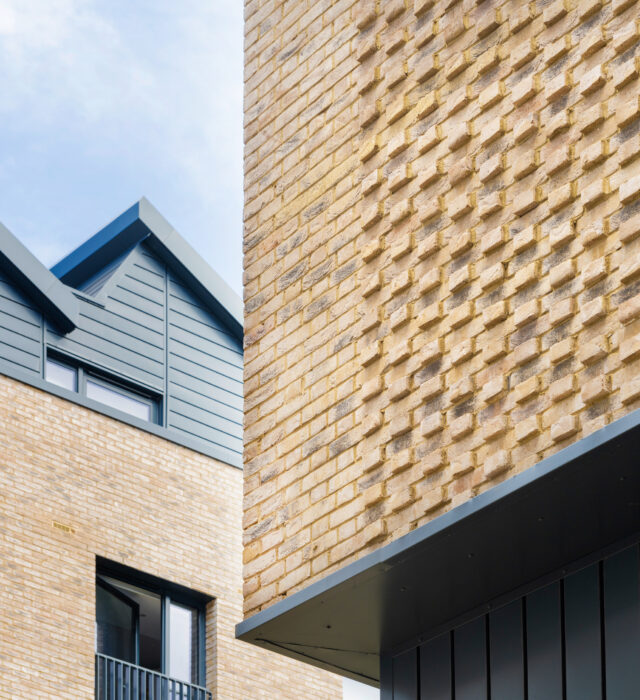 Projecting Headers at Kings Stables Road Student Accommodation